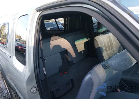 2000 Toyota Tacoma Prerunner V6 из США, поврежденный, VIN 4TASN92N4YZ666790